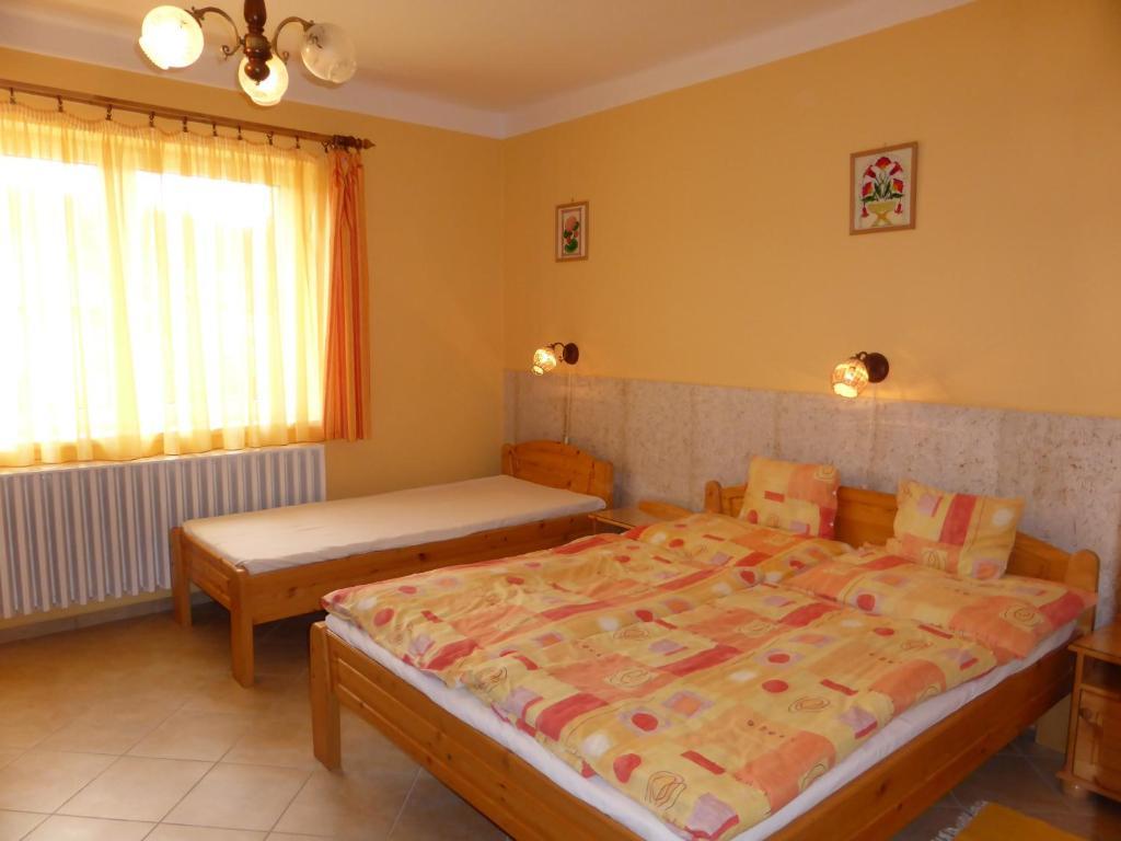 Napfeny Apartman Es Vendeghaz エゲルサローク 部屋 写真