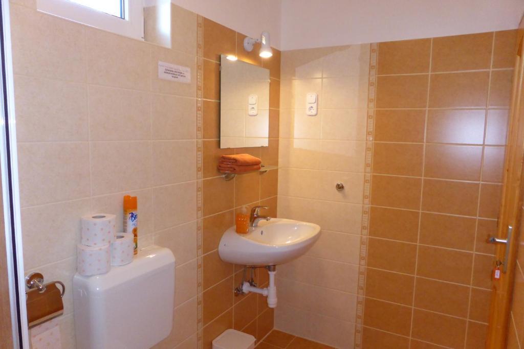 Napfeny Apartman Es Vendeghaz エゲルサローク 部屋 写真