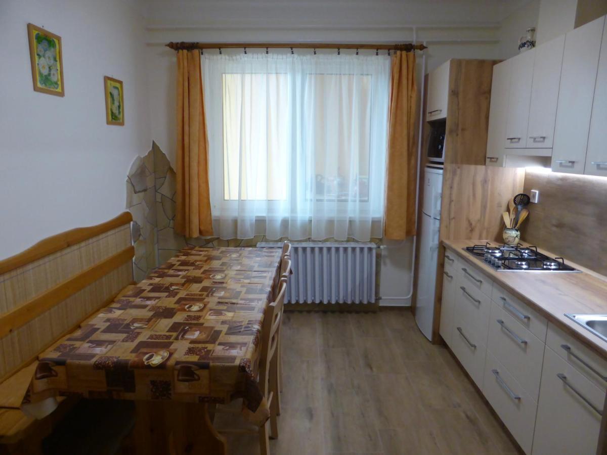 Napfeny Apartman Es Vendeghaz エゲルサローク エクステリア 写真